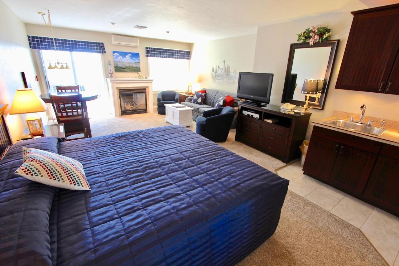Baileys Harbor Yacht Club Resort Экстерьер фото